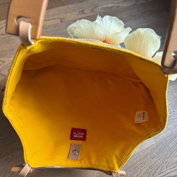 Vintage Miss Sixty Wicker Bag with Flowers & Yellow Trim - Picture 9 of 13
